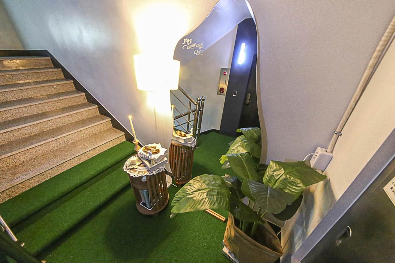 Busan Seomyeon Broa Hotel Екстер'єр фото